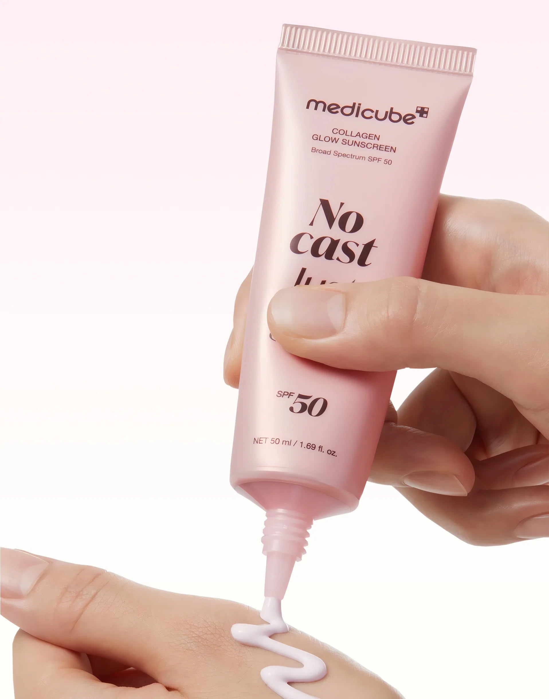 No Cast Just Glow Collagen Sunscreen Medicube